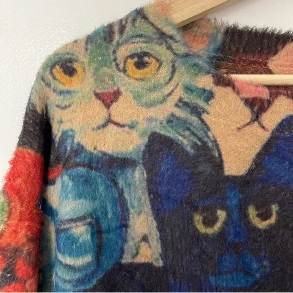 NWOT Oversized ULTRA SOFT Sweater with Cats | Size L - Picture 8 of 11